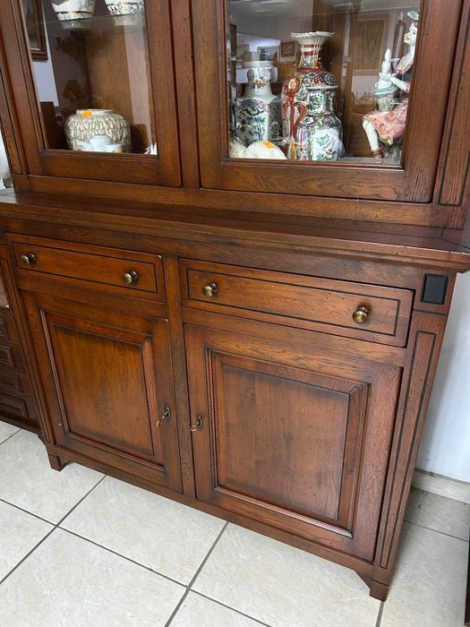 Масивна Витрина Холандия