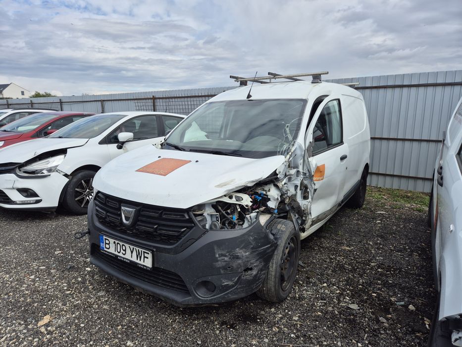 Dacia dokker lovit avariat