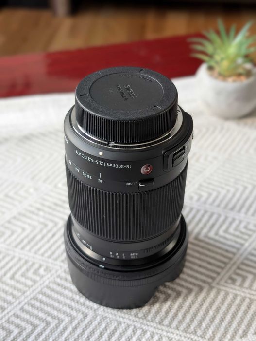 Obiectiv Sigma 18-300mm f/3.5-6.3 DC Macro OS HSM Contemporary Nikon F