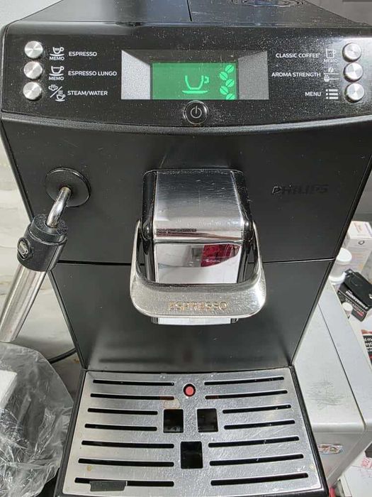 Espressor automat Philips Saeco Intelia Focus HD8751