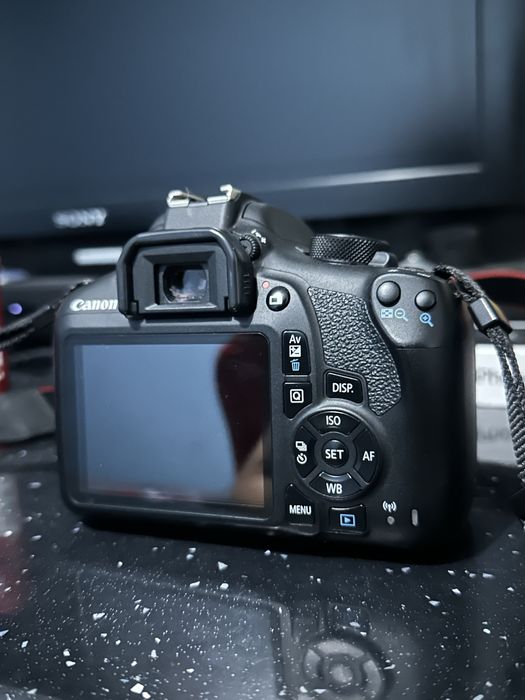 Фотоапарат Canon EOS 1300D
