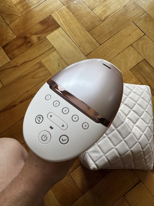 Нов! Фотоепилатор IPL Philips Lumea Series 9900 BRI977/00
