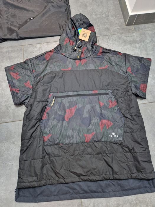 Voited poncho nou