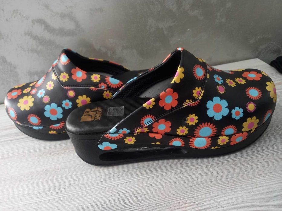 Медицински чехли / сабо номер 39