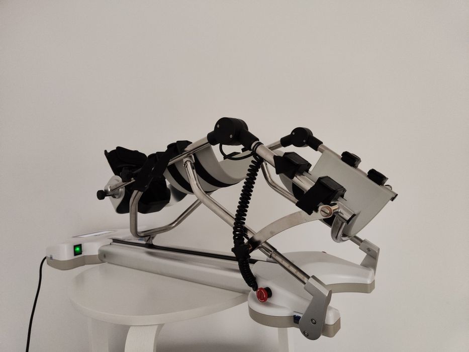 Aparat Kinetec / Ortoflex L2 pentru recuperarea genunchiului