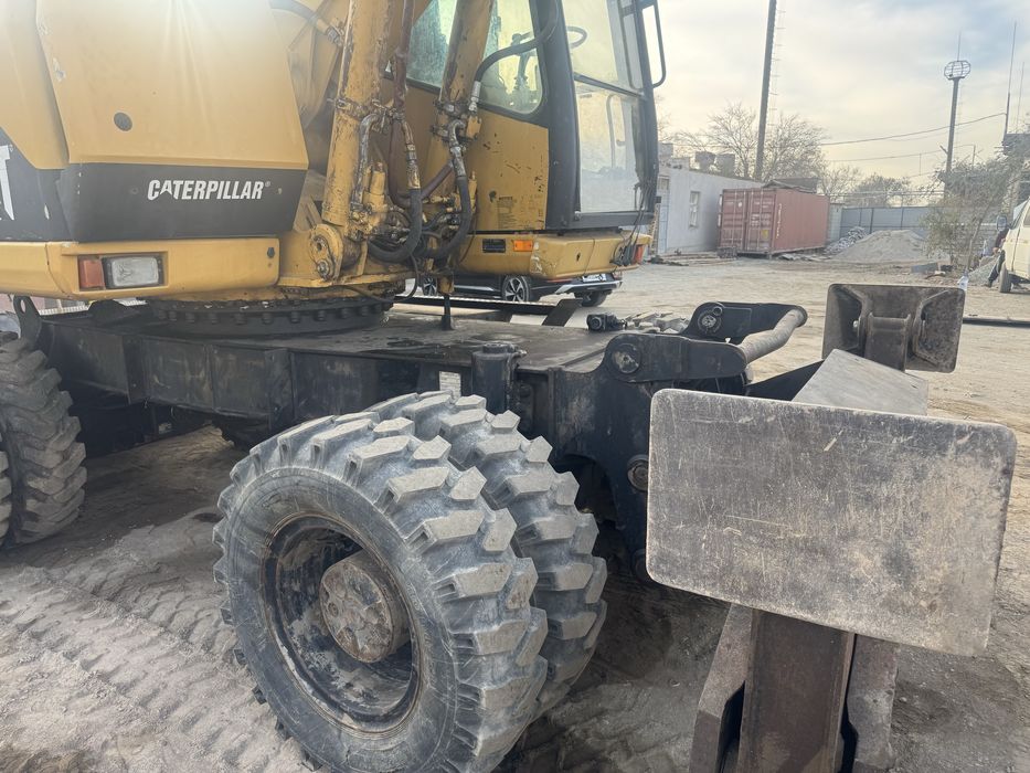 Экскаватор сотилади