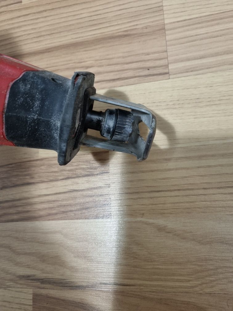 Vand fierăstrău milwaukee sabie m18