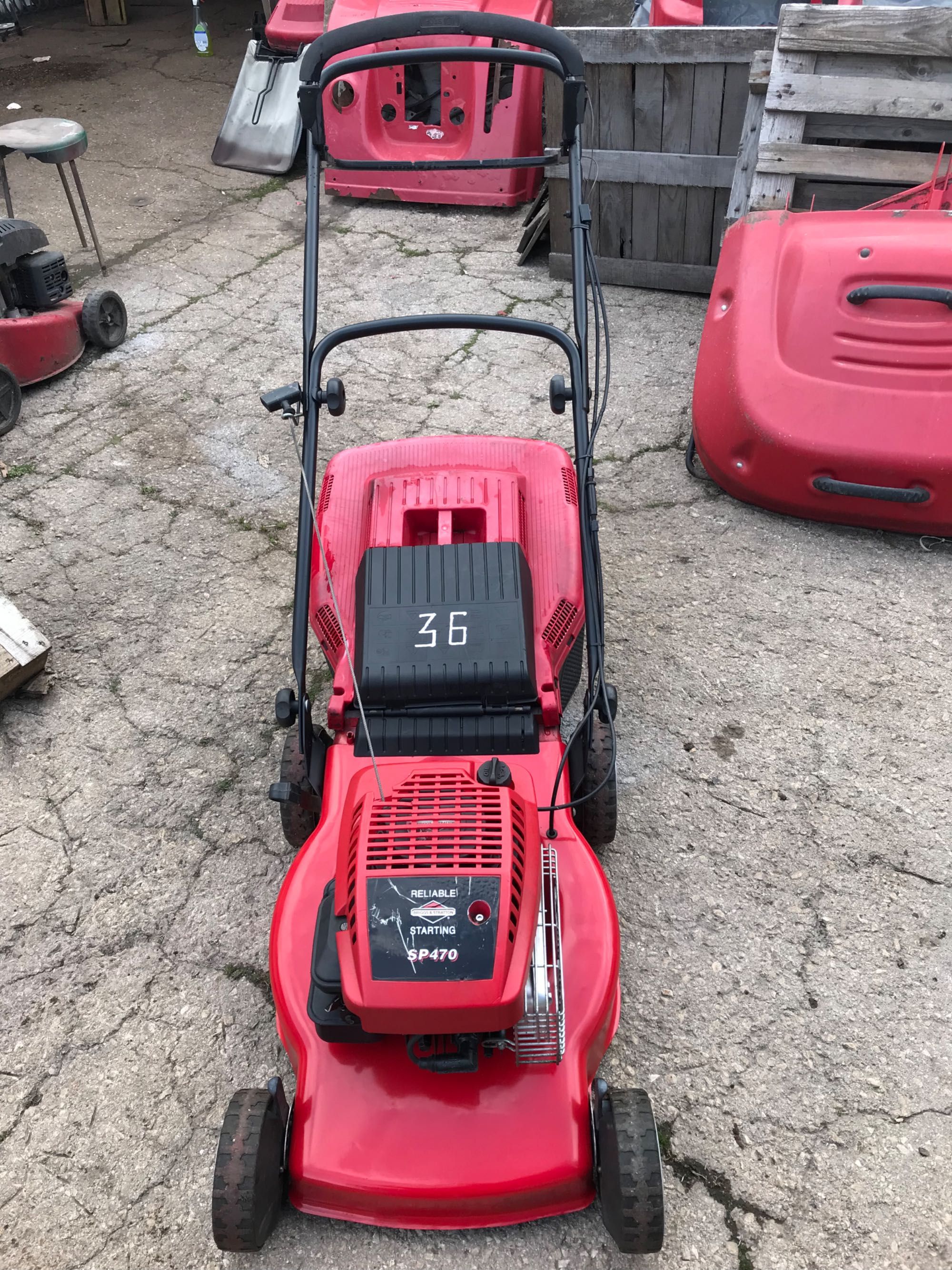 36 Самоходна моторна косачка Mountfield 4.7 hp