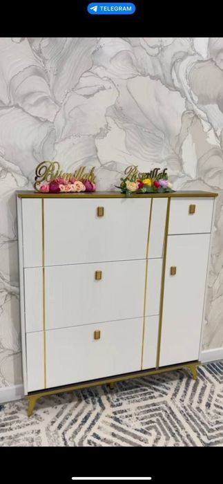 Продаю современную обувницу