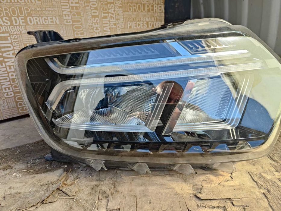 Dacia Duster 2024 два фара