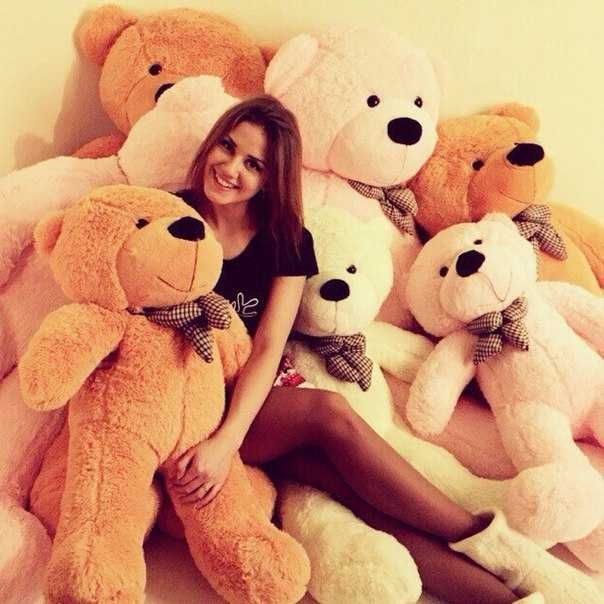 Большие плюшевые мишки — идеальный подарок для детей, любимых