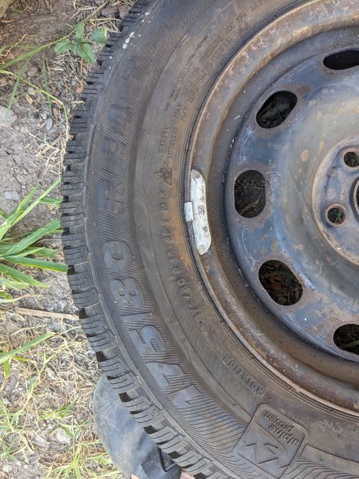 Cauciucuri 175/80 R14.