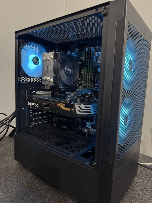 Геймърски компютър в перфектно състояние