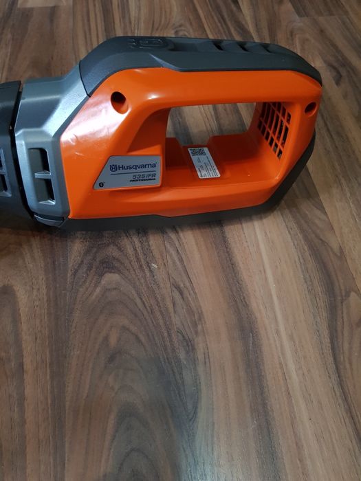 Motocoasă Husqvarna 535IFR și Suflantă  Husqvarna  525IB aproape NOI