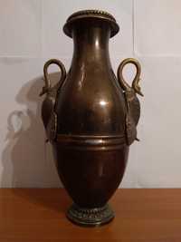 Vaza asiatica din Bronz, cu Cocori - Piesa Veche si Rara
