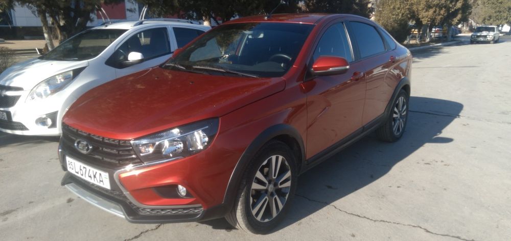 Lada   Vesta kross  1,6