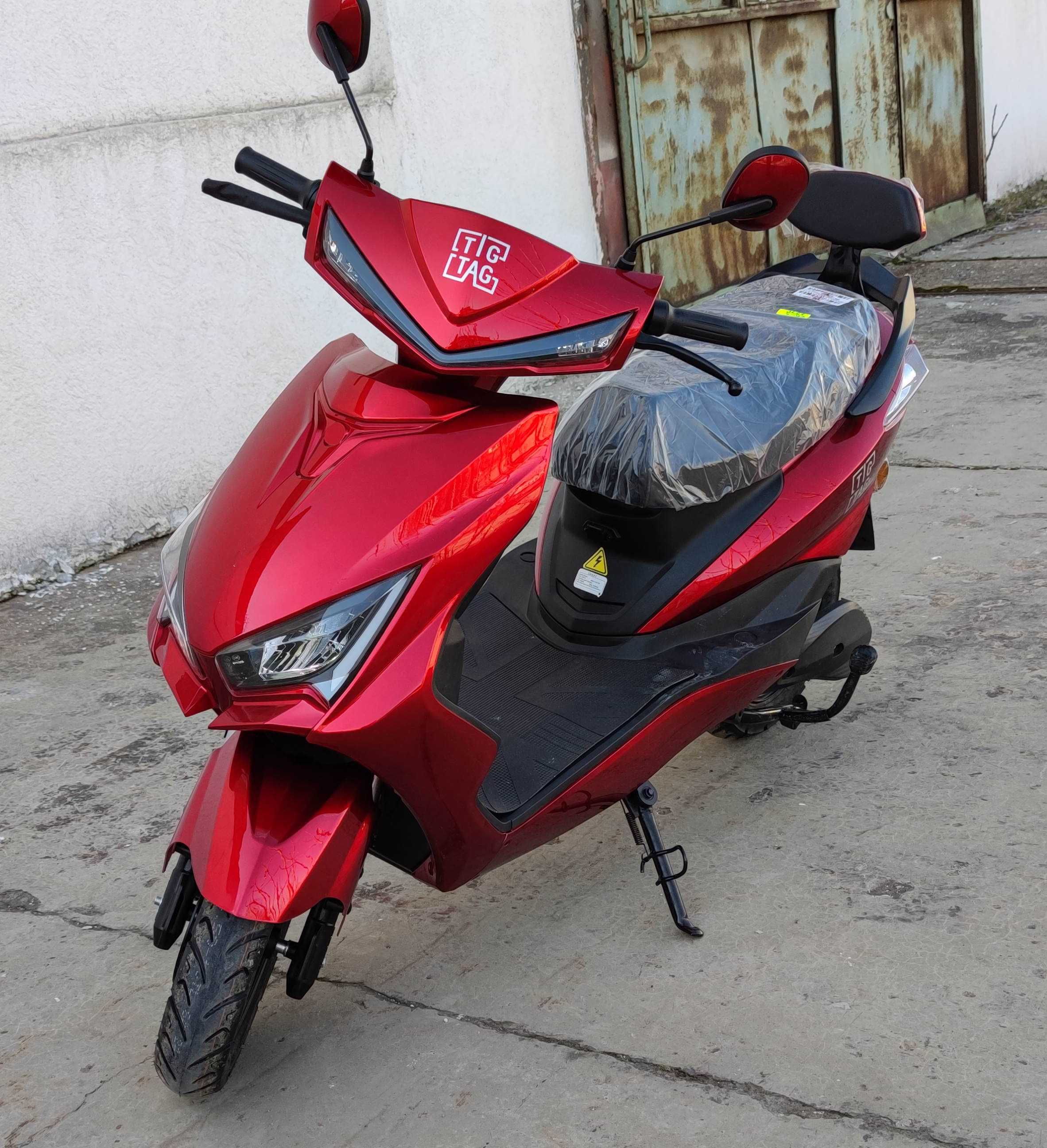 Скутер електрически модел  ZG-S 2000 вата 60V безчетков мотор