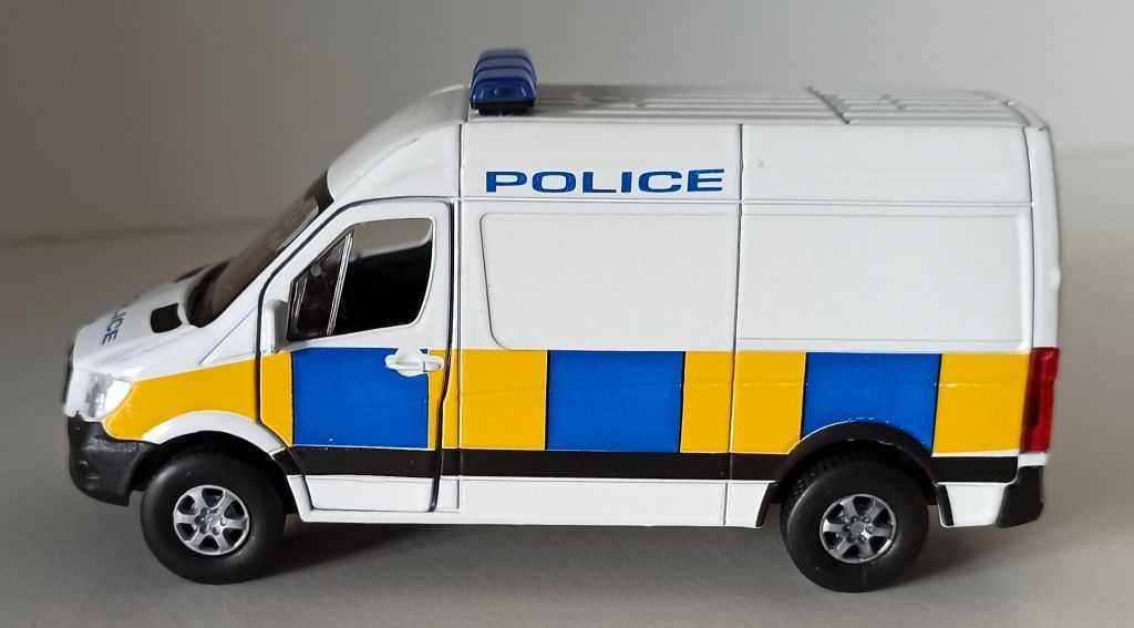 Macheta Mercedes Sprinter Panel Van MK2 FL 2015 Police - Welly 1/36