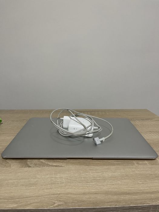 Laptop Macbook Air 13 inch