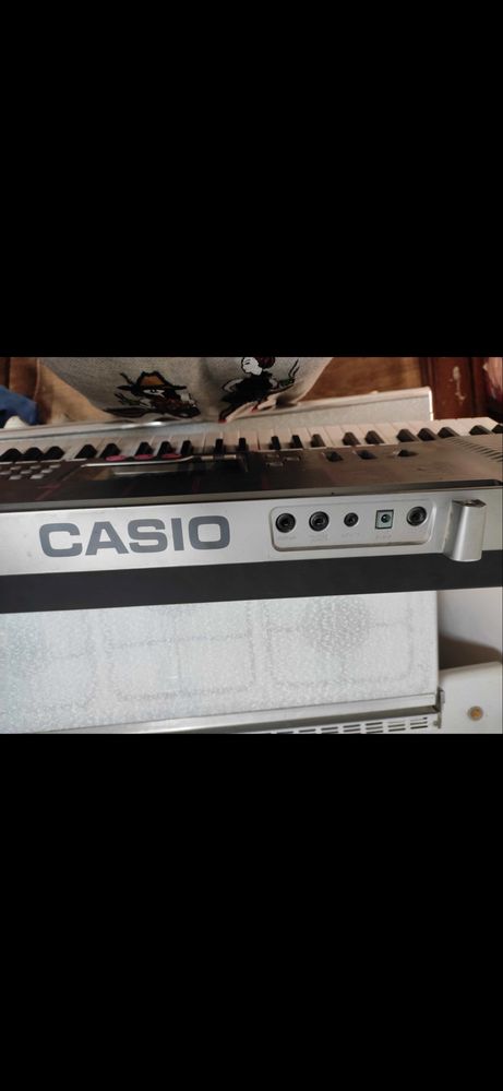 Электронная пианино Casio