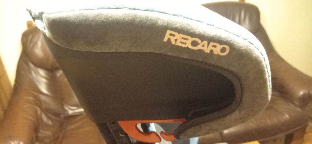 Столче RECARO за кола