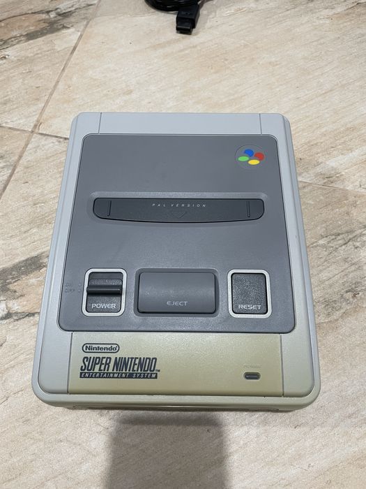 Super Nintendo Entertainment System (SNES)