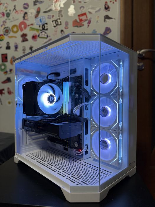 PC Gaming RGB RTX 4070ti i7 13700k 32gb