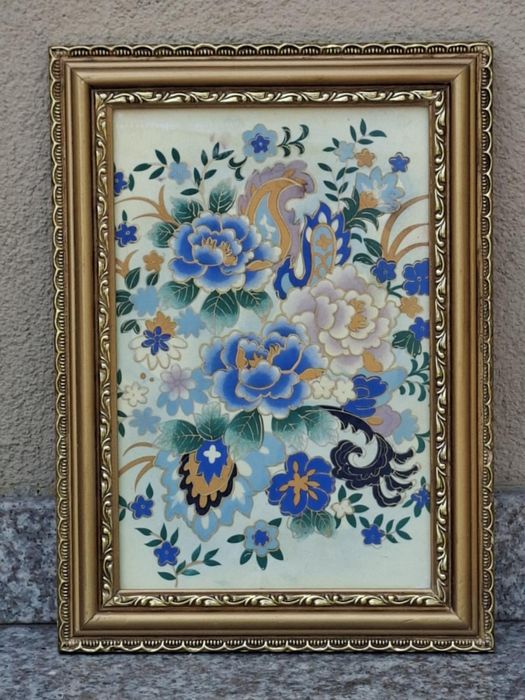 Tablouri pictate manual pe portelan