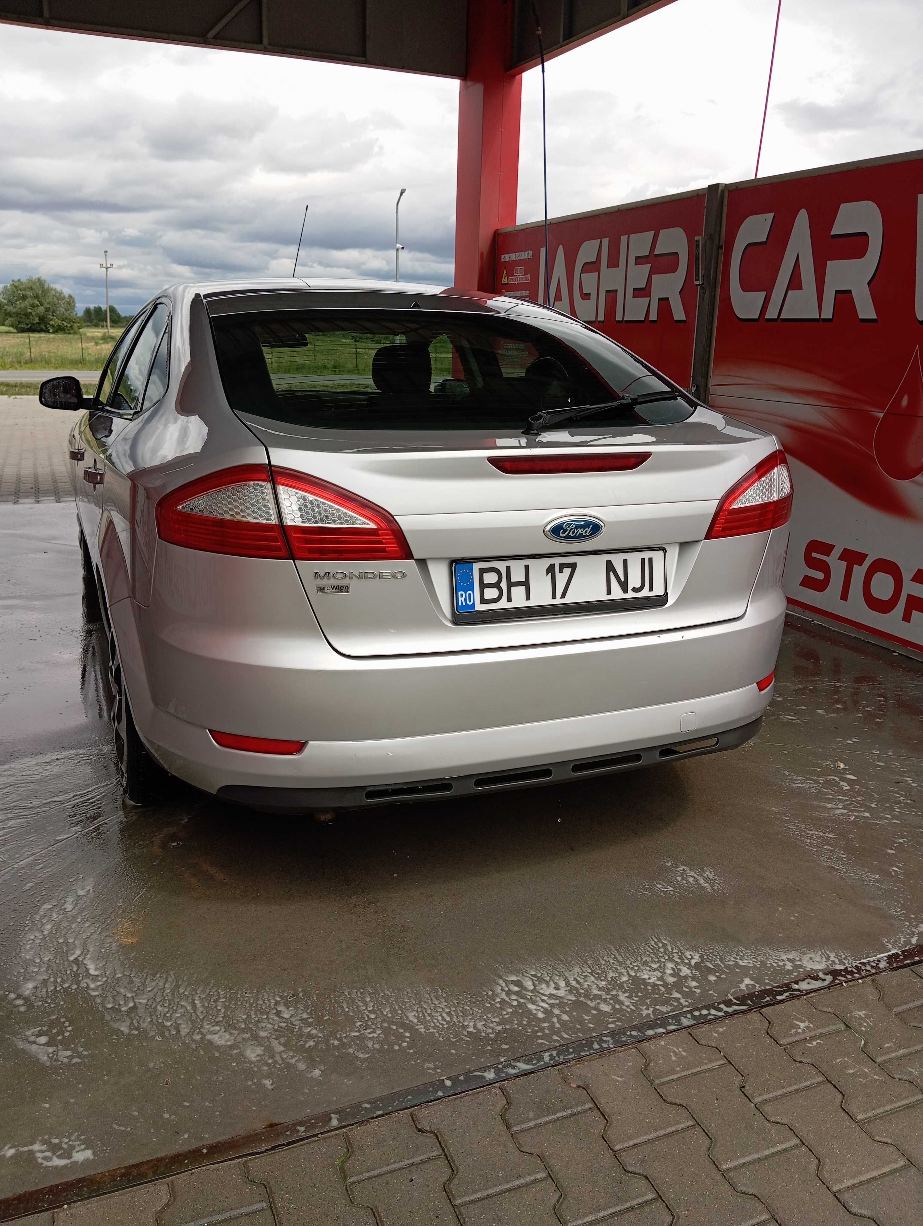 Vând sau schimb cu golf 5 sau 4 acept diferența