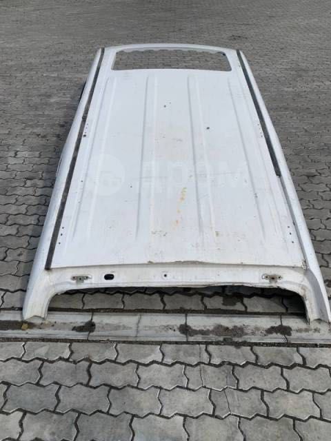 На Toyota Sequoia — Крыша.