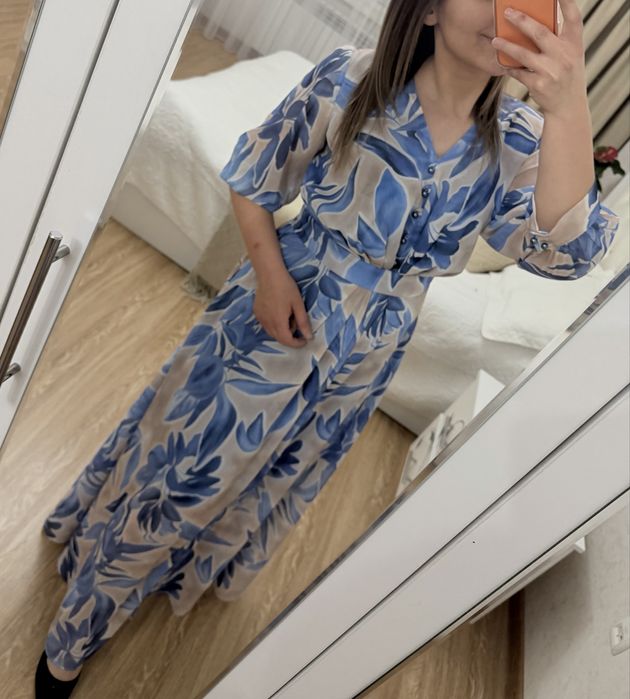 Продам Платье голубое