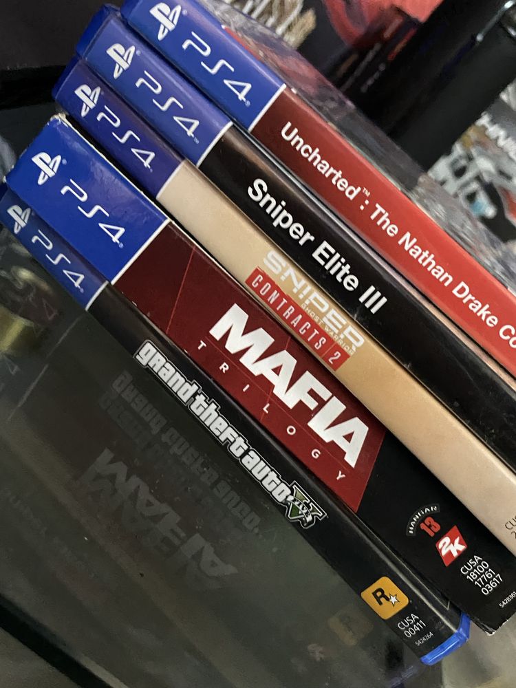 Ps4 Slim 5 jocuri o manetă