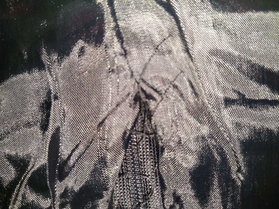 Fustă satinată neagră cu cataramă, in clos