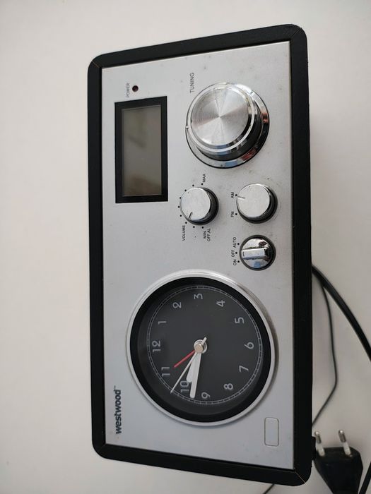 Radio retro cu ceas, Westwood