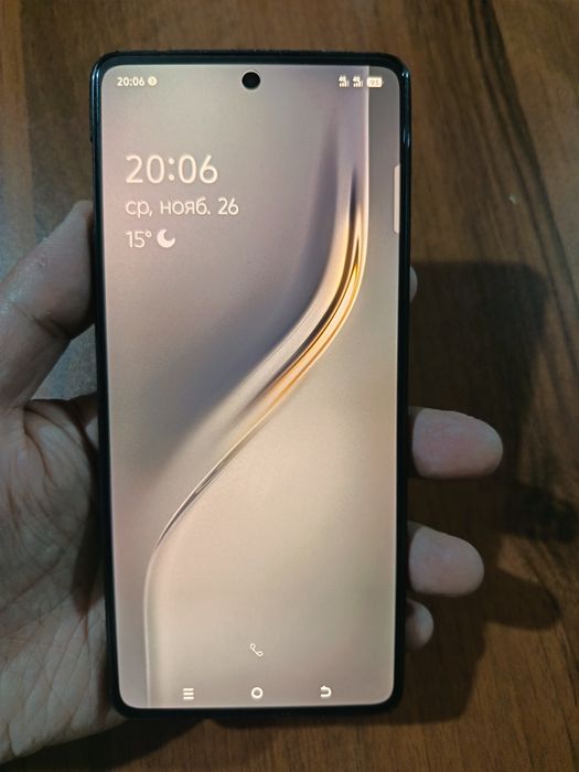 Продам tecno camon 30 в новым состоянии 16/256 gb