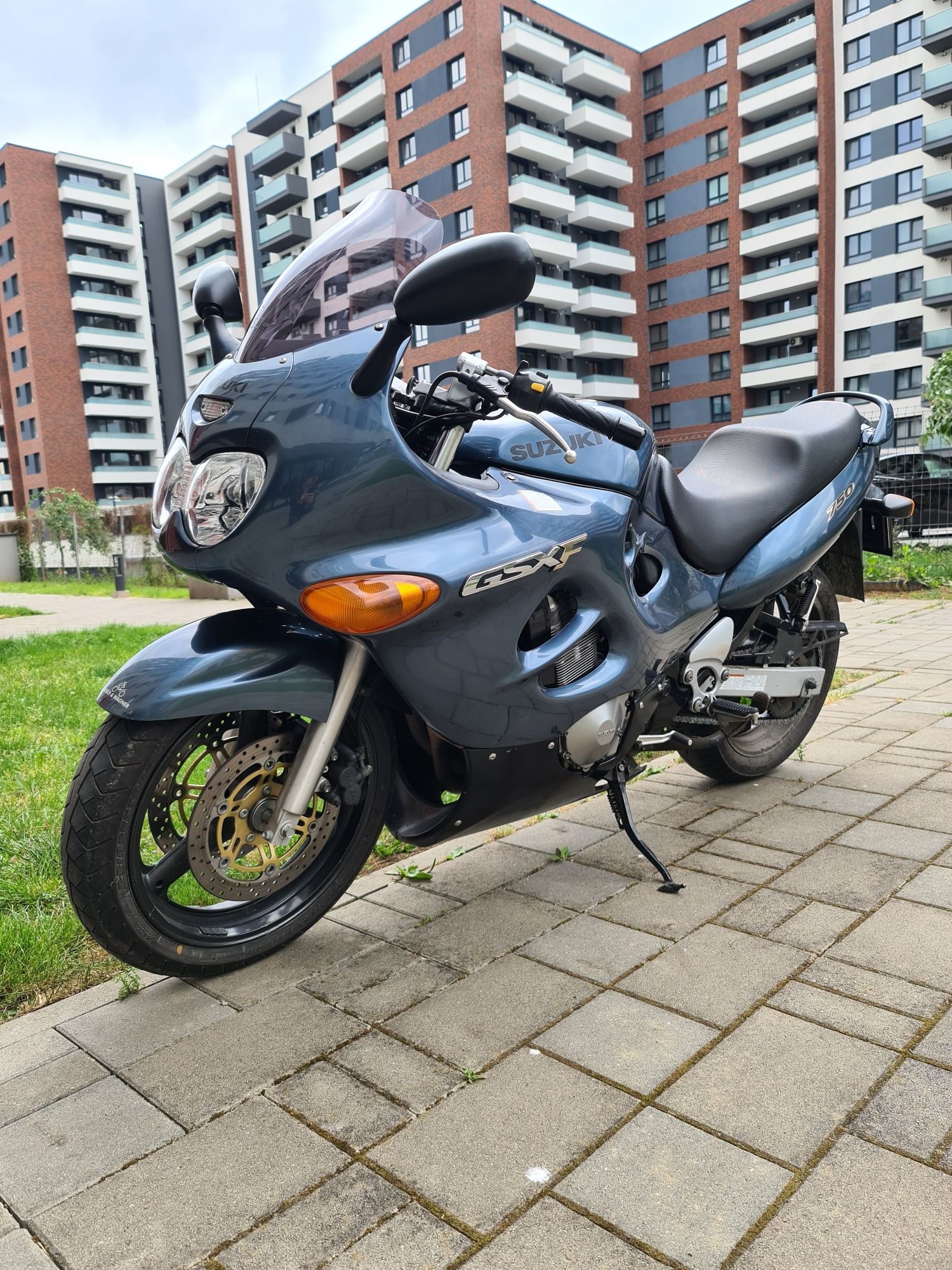 Suzuki gsx750f gsxf katana 2001 92cp primul proprietar si pentru A2