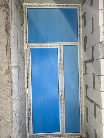Продам пластикое двери в балкон лоджию