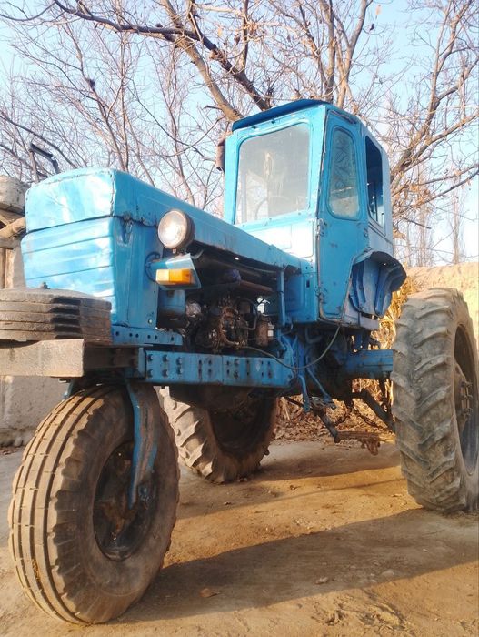 Traktorni hamma joyi soz yurib turibdi statori bor