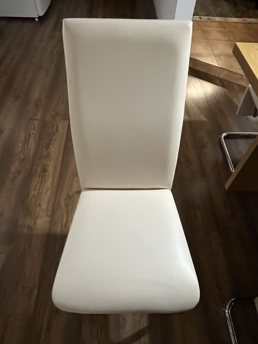 Scaun din piele ecologica