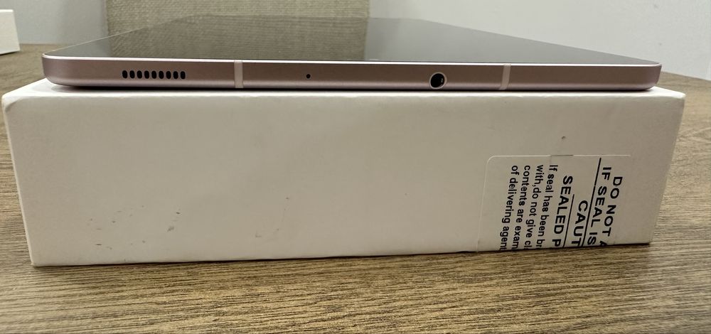 Vând tabletă Samsung Galaxy Tab S6 Lite, ca nouă !