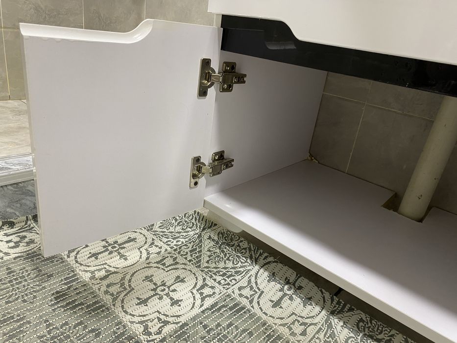 Раковина с шкафом