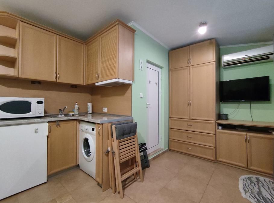 Дава се под наем Едностаен апартамент в Варна, Общината - 29 кв.м за 225 € - Снимка #2