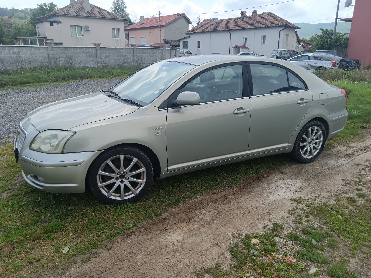 Toyota Avensis t25 2.0vvt  на части
