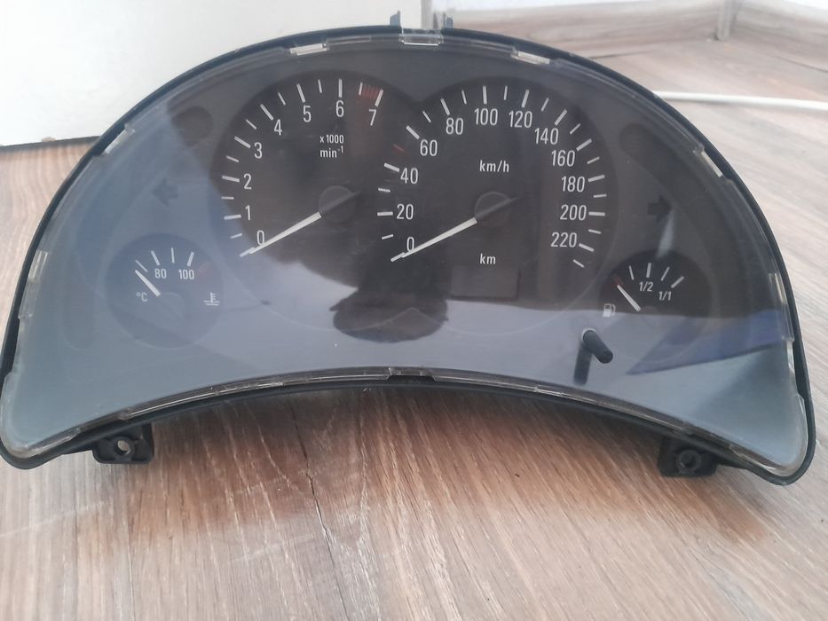 Vând ceasuri de bord Opel corsa c