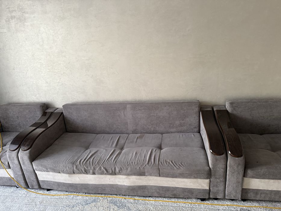 Продам диван с 2 креслами