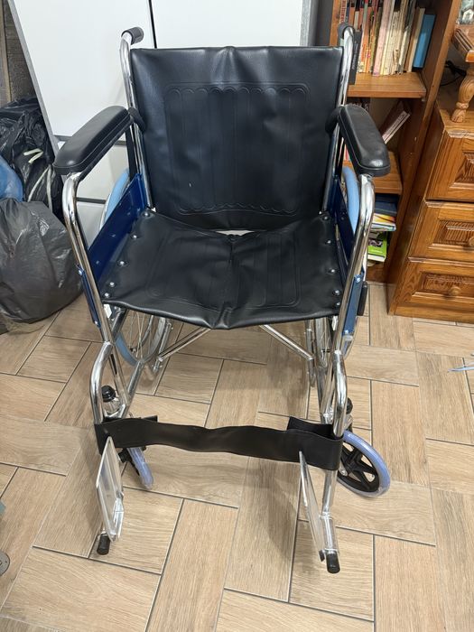 Чисто нова инвалидна количка