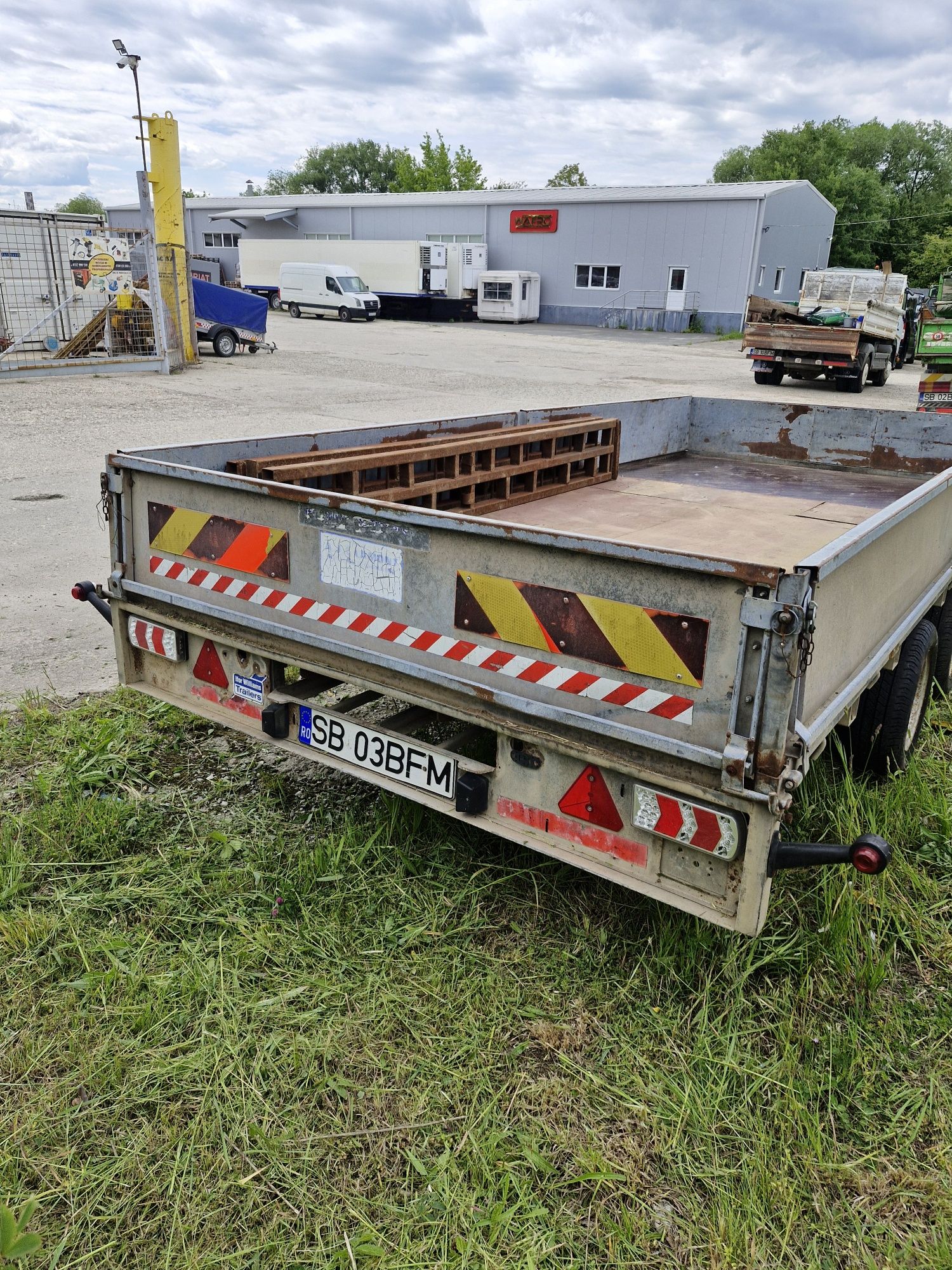 Vând remorcă 3,5 tone