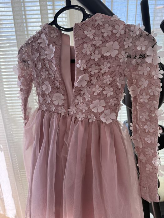 Красива рокля  petit fleur 6- 7 години