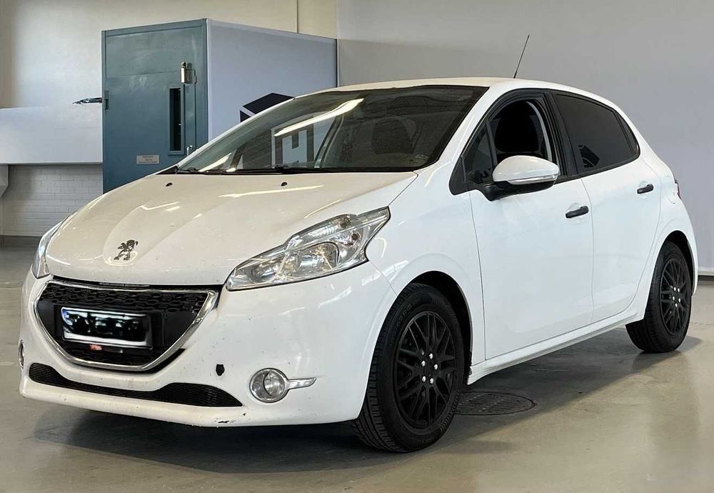 Peugeot 208 1.2i VTi на части