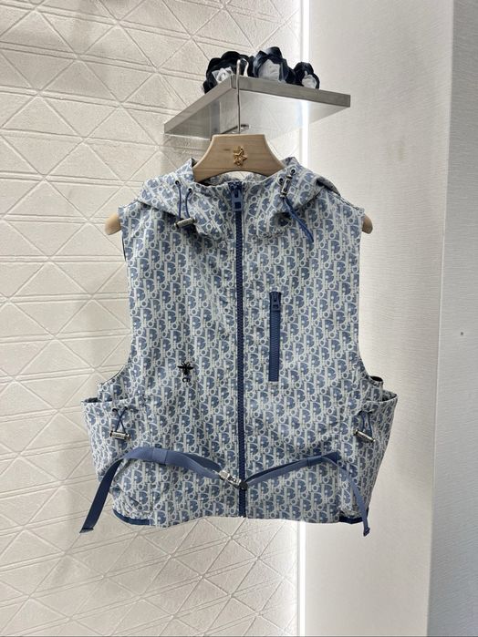 Сака и якета Chanel, Dior